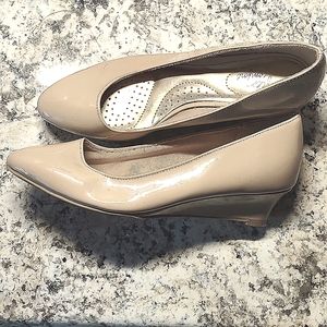 Dexflex Comfort, size 6, beige wedge